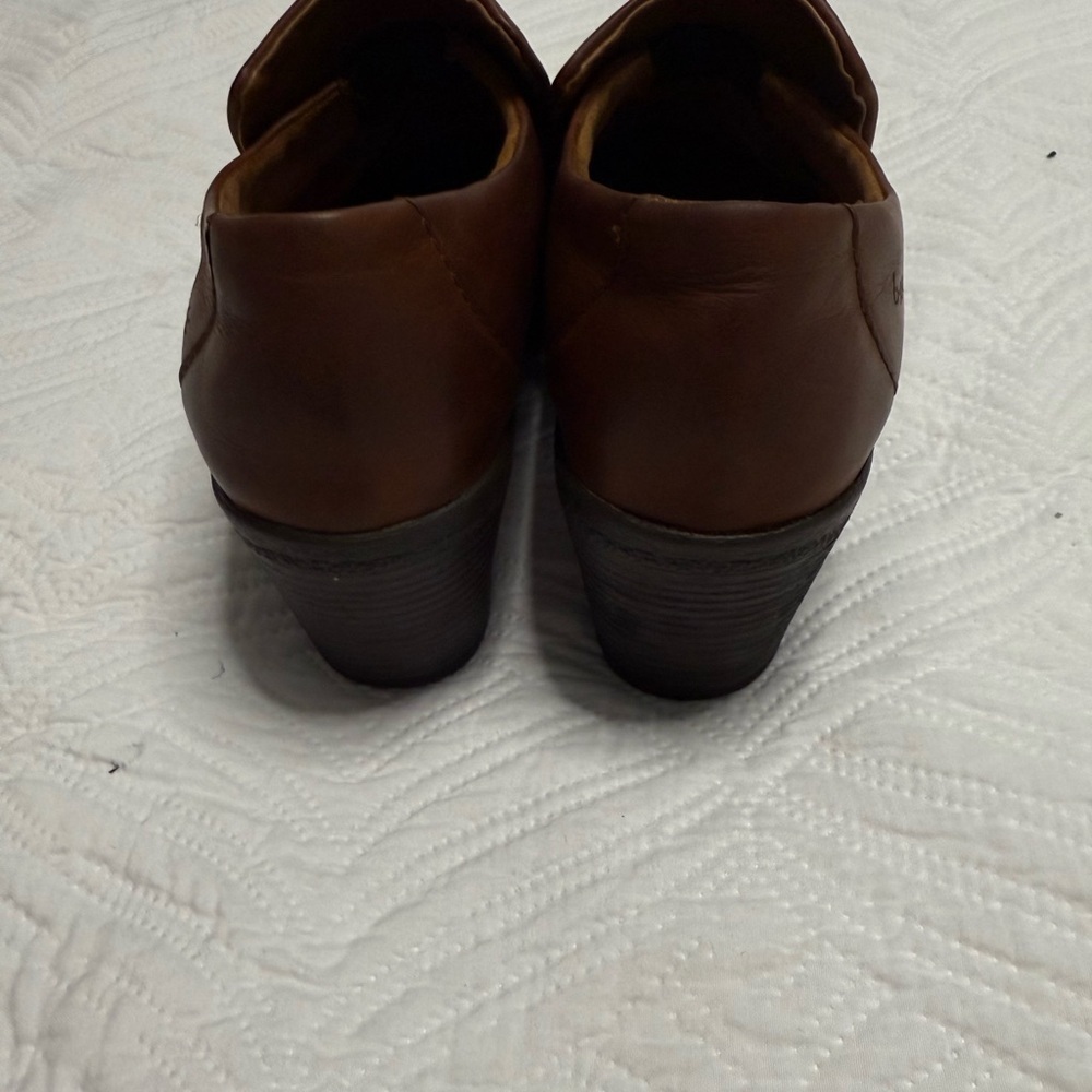 BOC Women’s Brown Leather Slip on Clogs. Size 9 - Picture 7 of 9